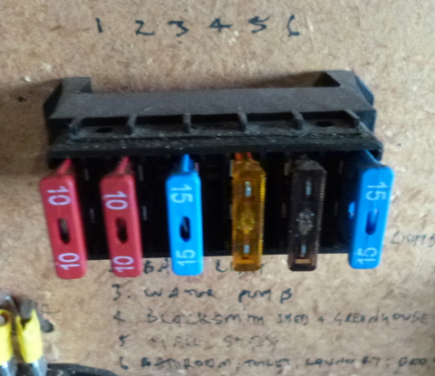 Fuse block and fuses