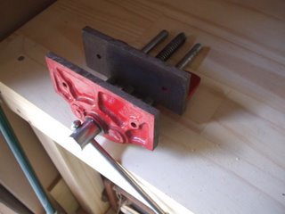 Small woodworking vice 