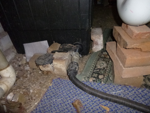 Pit drain to allow cleaning