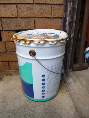 The paint bucket!