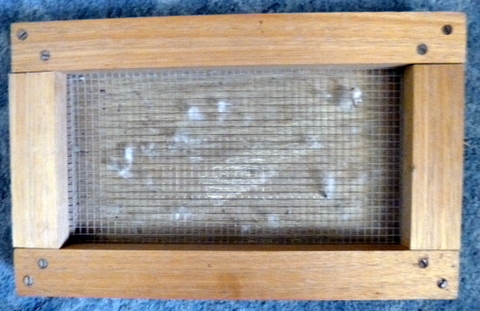 View from above, gin closed